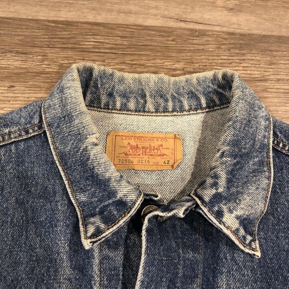 Vintage Levi's Trucker Jacket 42 Large Blue Jean Denim Pockets Button Front Men - Picture 11 of 14
